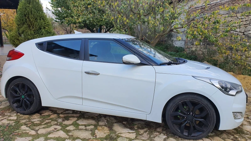 Hyundai Veloster , снимка 2 - Автомобили и джипове - 52420188