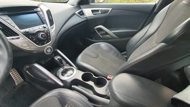 Hyundai Veloster , снимка 6 - Автомобили и джипове - 52420188
