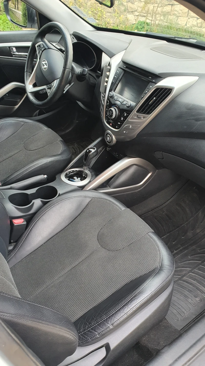 Hyundai Veloster , снимка 10 - Автомобили и джипове - 52420188