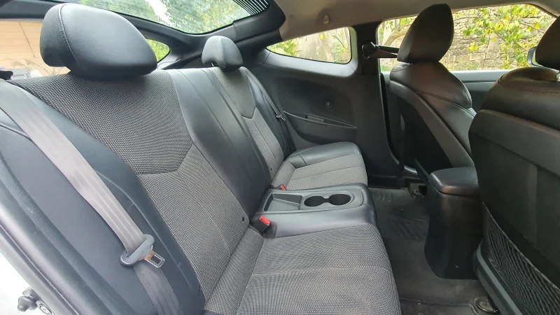 Hyundai Veloster , снимка 7 - Автомобили и джипове - 52420188