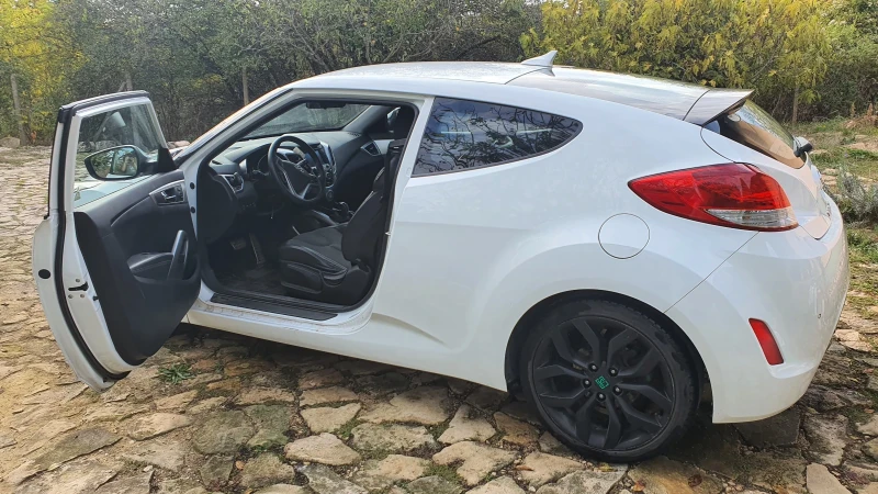 Hyundai Veloster , снимка 8 - Автомобили и джипове - 52420188