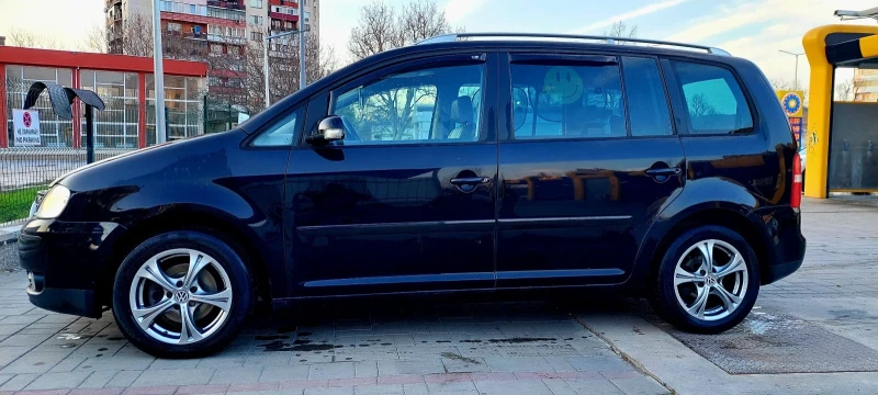 VW Touran 2.0 TDI, снимка 6 - Автомобили и джипове - 52456512