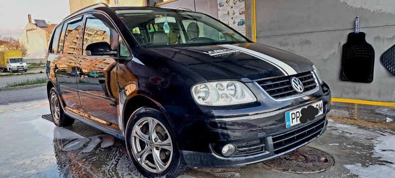 VW Touran 2.0 TDI, снимка 2 - Автомобили и джипове - 52456512