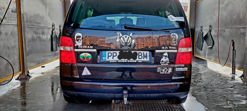 VW Touran 2.0 TDI, снимка 3 - Автомобили и джипове - 52456512