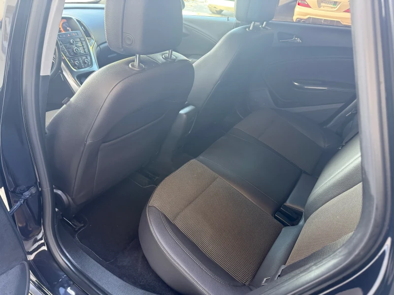 Opel Astra, снимка 11 - Автомобили и джипове - 52496889