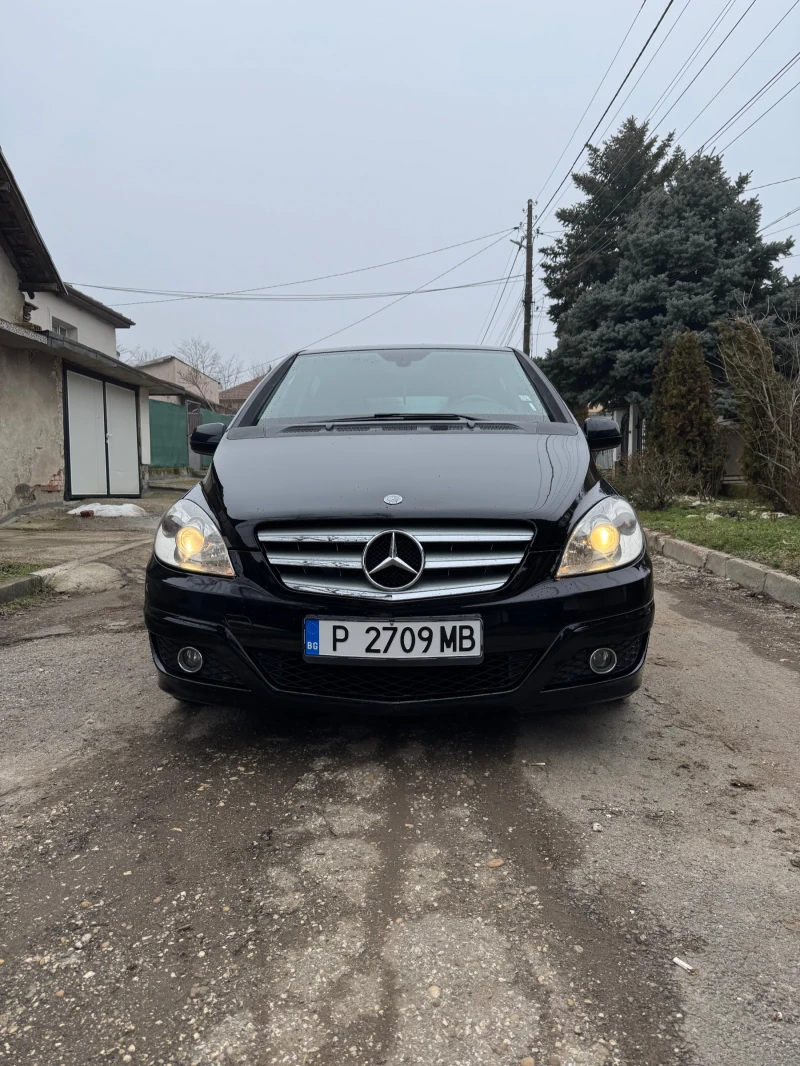 Mercedes-Benz B 180
