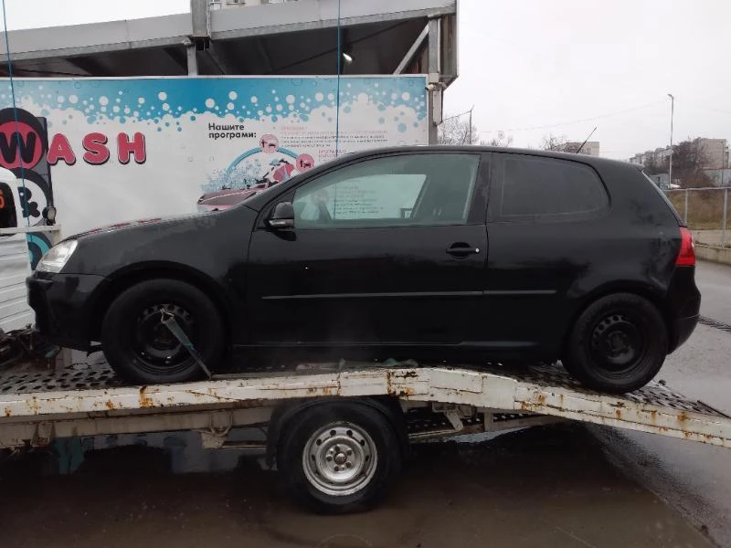 VW Golf 2.0 FSI, снимка 2 - Автомобили и джипове - 47236429