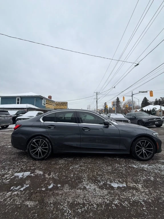 BMW 330 * 330i xDrive * CARFAX * БЕЗ ПЪРВОНАЧАЛНА ВНОСКА, снимка 4 - Автомобили и джипове - 52841032