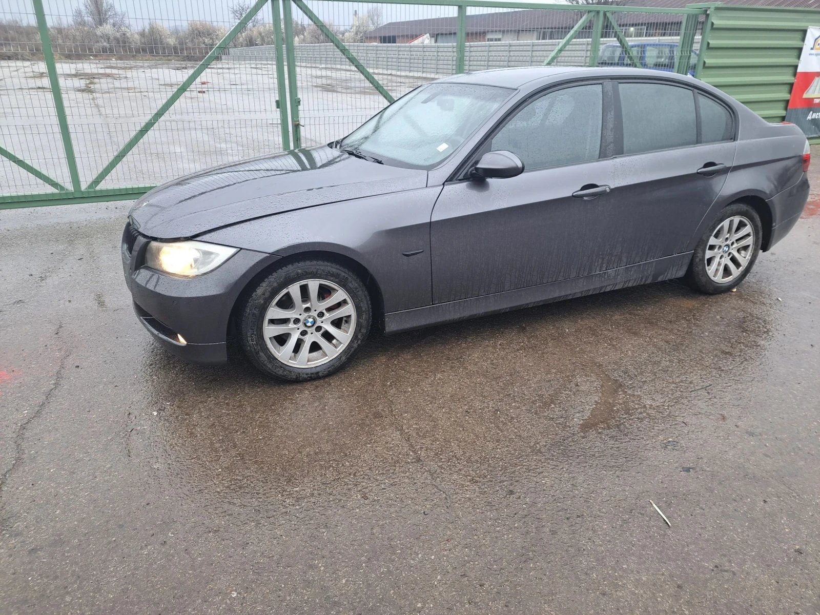 BMW 320 320 i - изображение 2