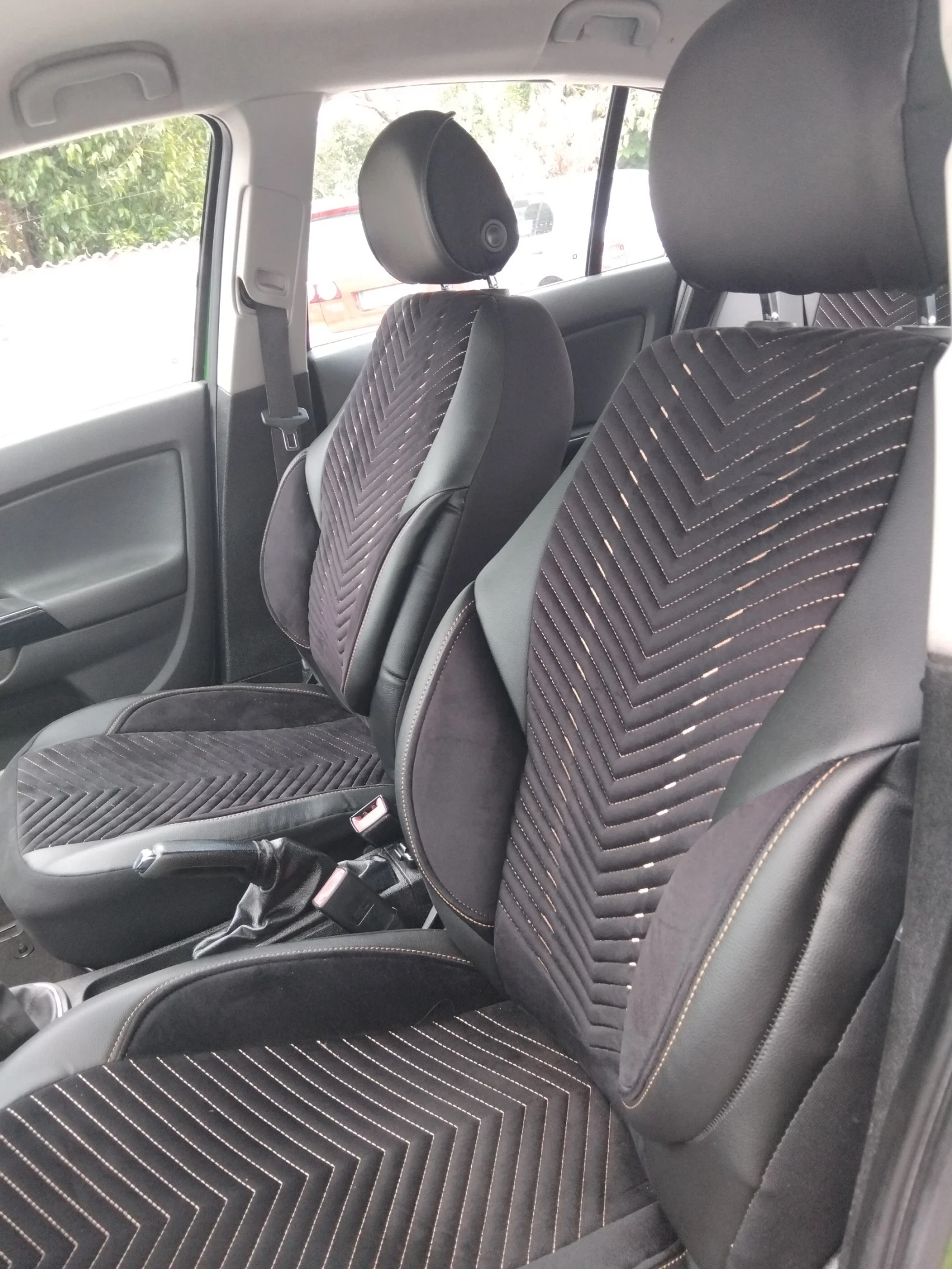 Opel Corsa 1.4 100 к.с - изображение 8