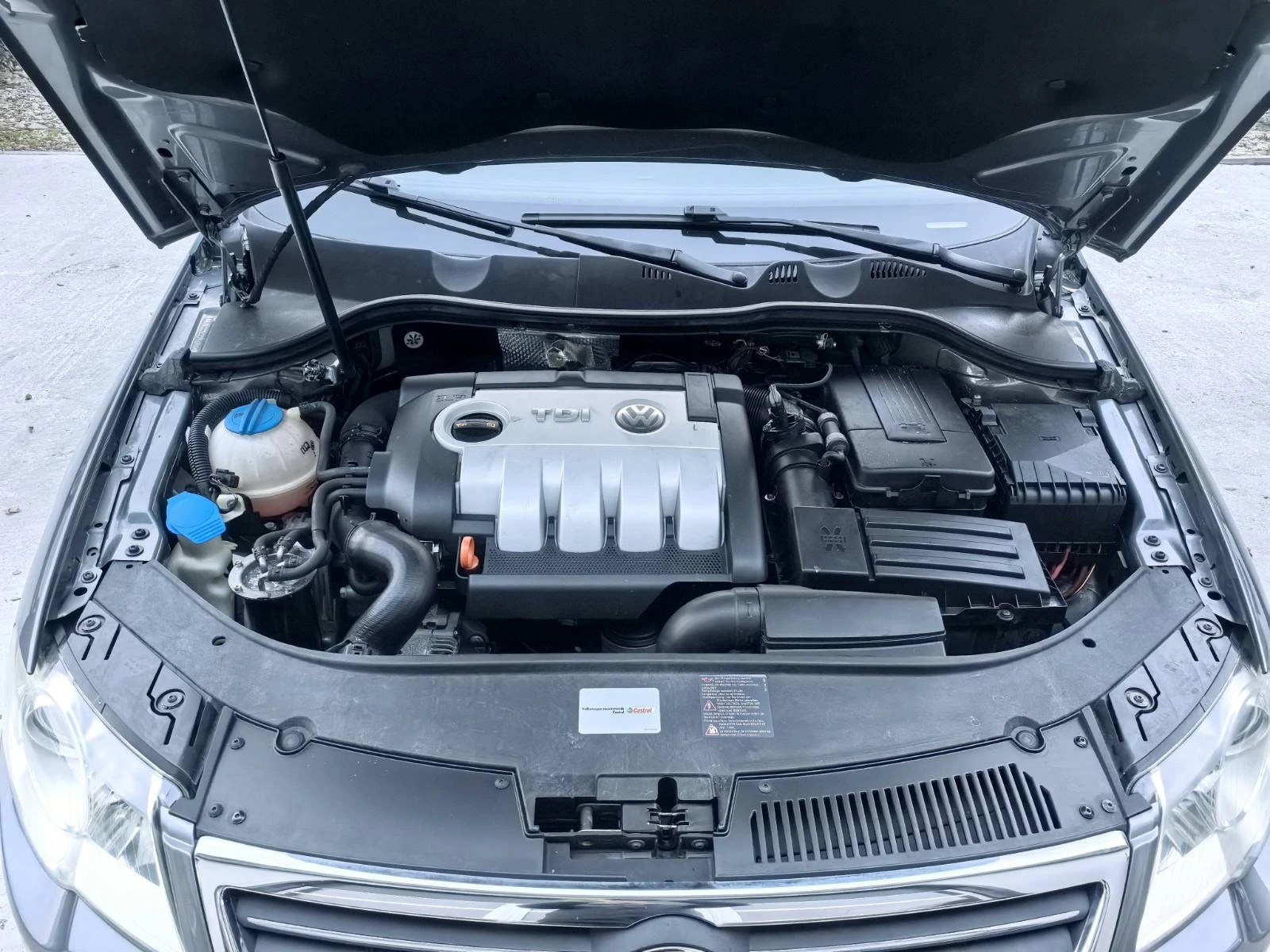 VW Passat 2.0TDI-8v-DSG -HIGH LINE | Mobile.bg   15