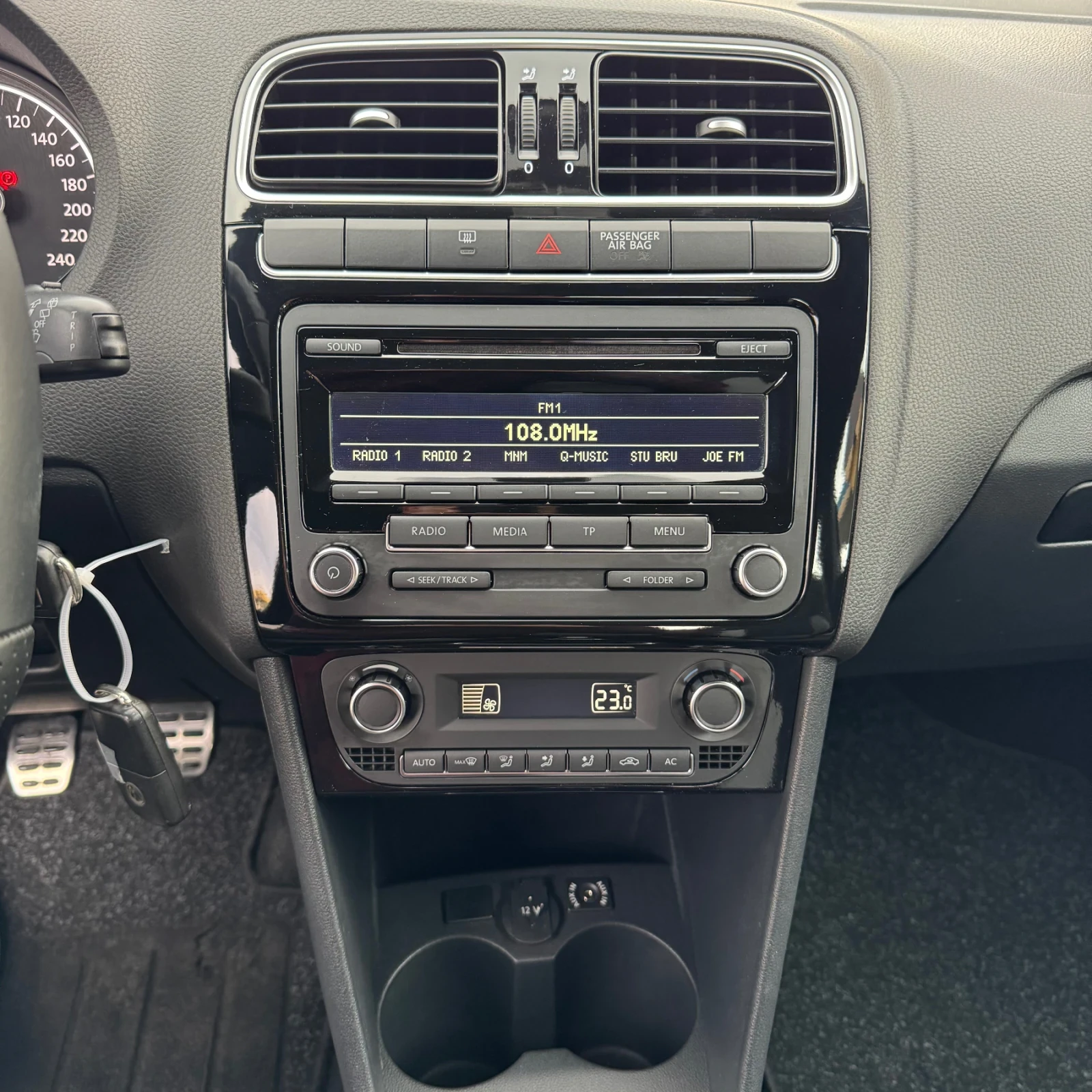 VW Polo 1.4 R-Line - изображение 8