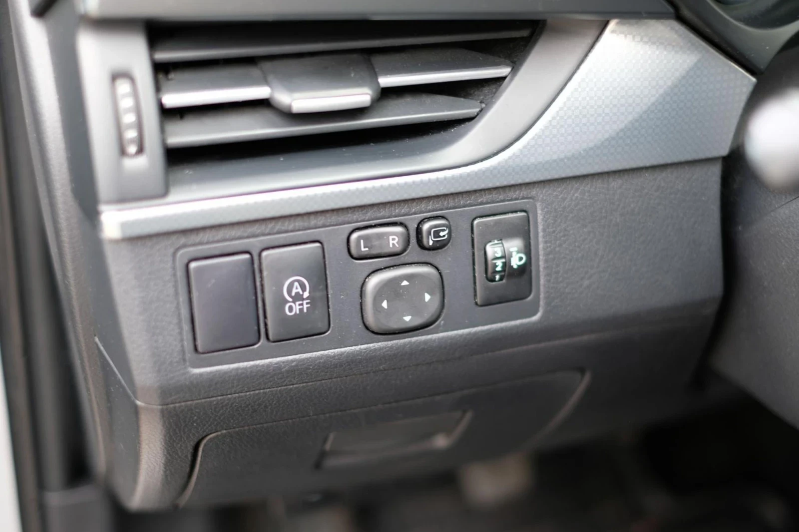 Toyota Avensis 1.6 D-4D 6MT Executive | Mobile.bg � ����������� 12