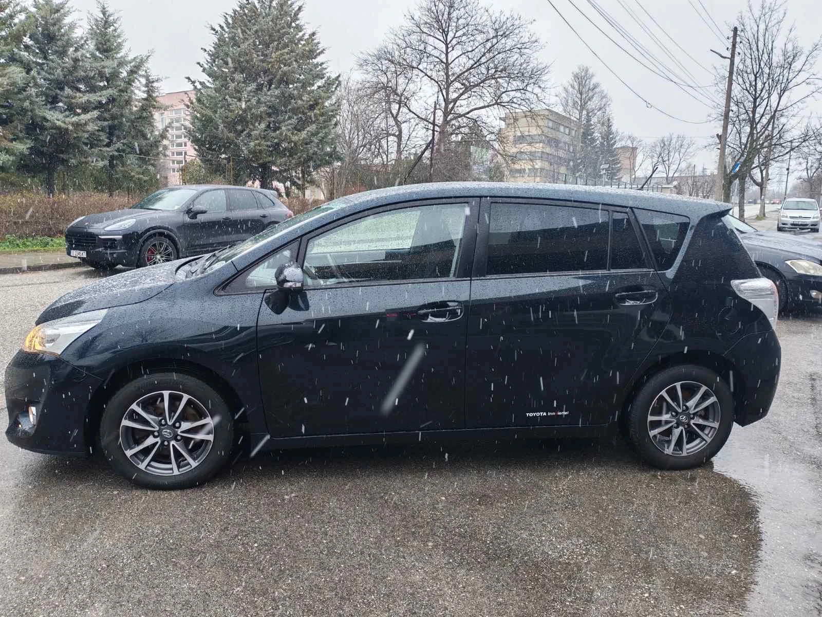 Toyota Verso 2.0 D-4D  - изображение 7