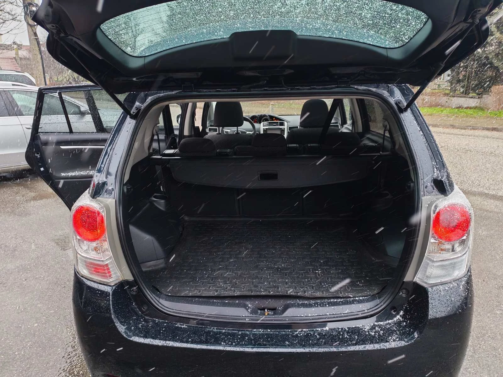 Toyota Verso 2.0 D-4D  - изображение 8