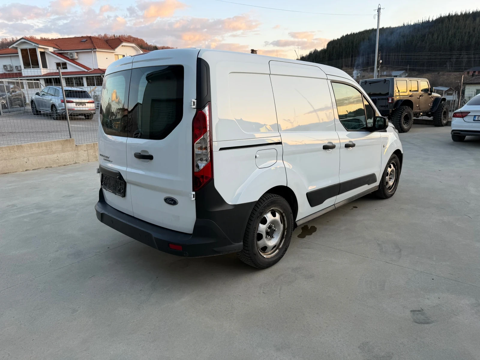Ford Connect 1.5tdci 101кс., снимка 3 - Автомобили и джипове - 53860319