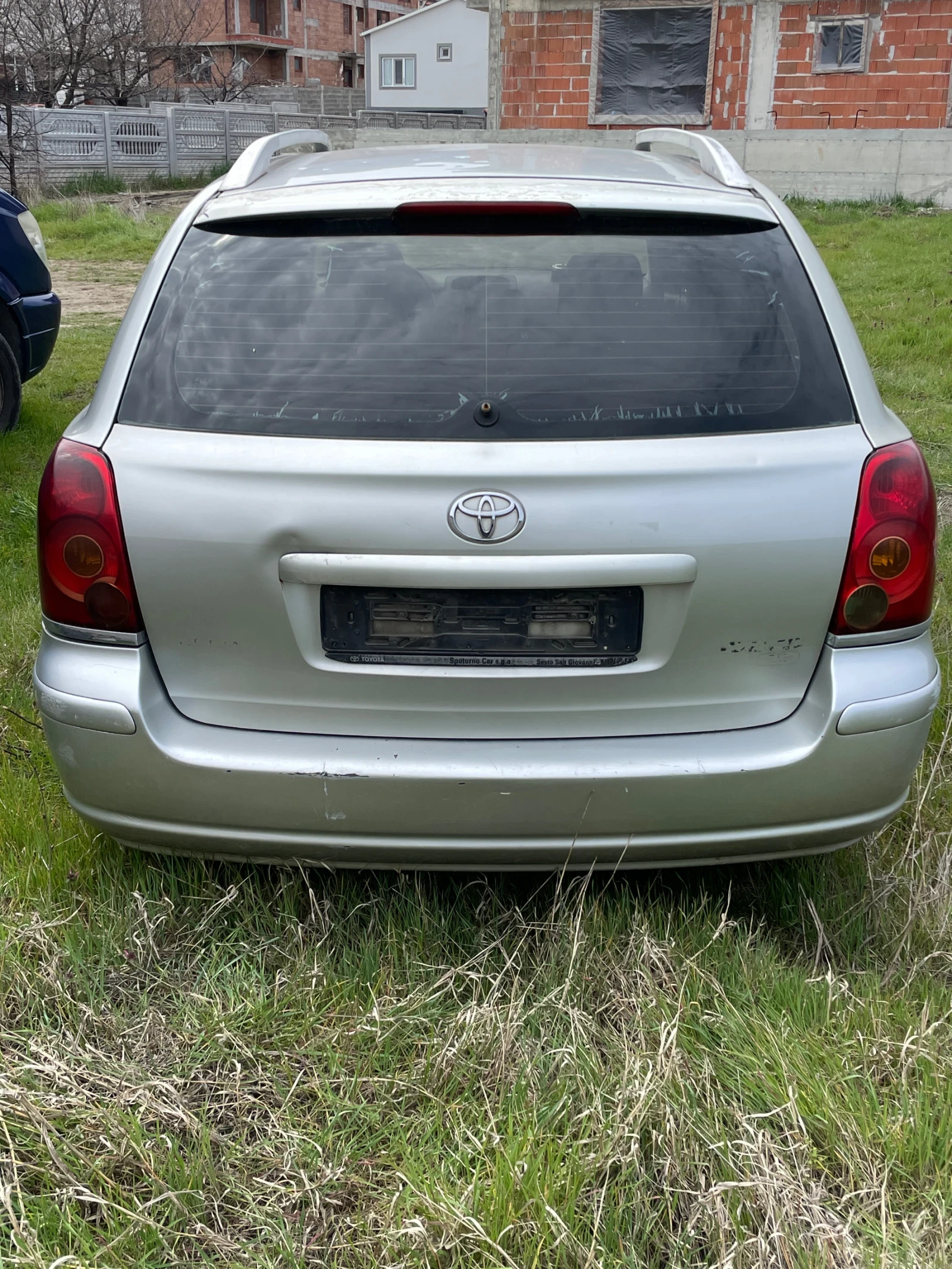 Toyota Avensis 2.0 D4D 116ps, снимка 3 - Автомобили и джипове - 54050194