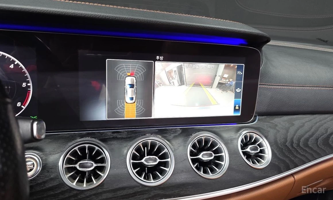 Mercedes-Benz E 220 d* COUPE* AMG* HEAD-UP* HUD* ПОДГРЕВ* КАМЕРА, снимка 12 - Автомобили и джипове - 54215259