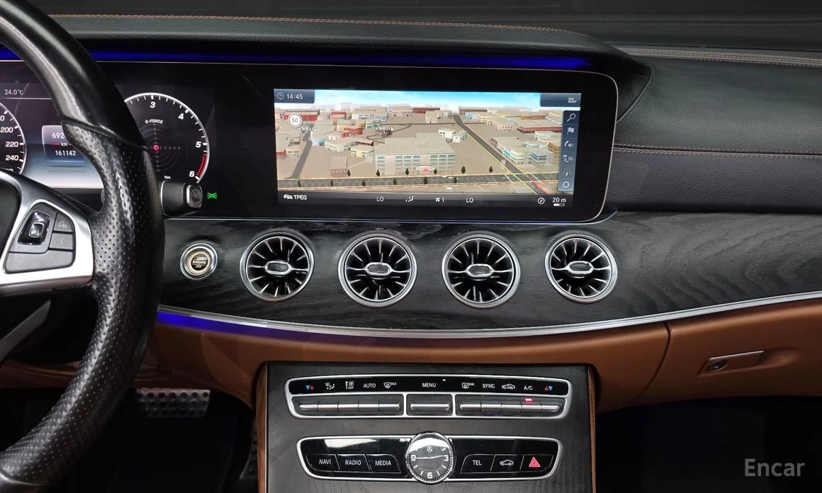 Mercedes-Benz E 220 d* COUPE* AMG* HEAD-UP* HUD* ПОДГРЕВ* КАМЕРА, снимка 11 - Автомобили и джипове - 54215259