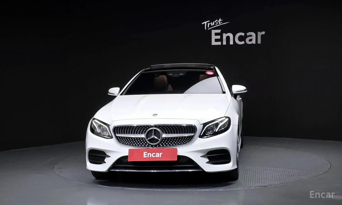 Mercedes-Benz E 220 d* COUPE* AMG* HEAD-UP* HUD* ПОДГРЕВ* КАМЕРА, снимка 2 - Автомобили и джипове - 54215259