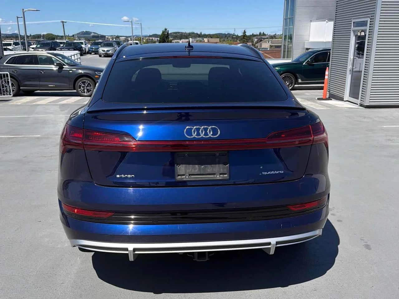 Audi E-Tron Technik/360/HUD/B&O/ОБДУХВАНЕ/АВТОКРЕДИТ, снимка 4 - Автомобили и джипове - 54736202