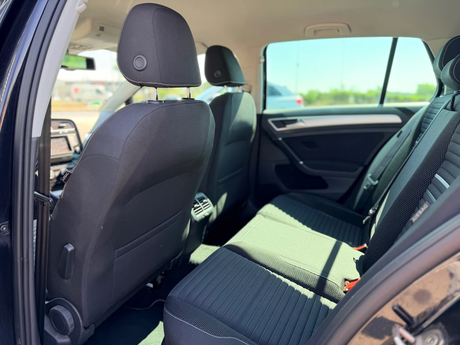 VW Golf 2.0TDI-4motion-лизинг през Уникредит , снимка 15 - Автомобили и джипове - 55046347