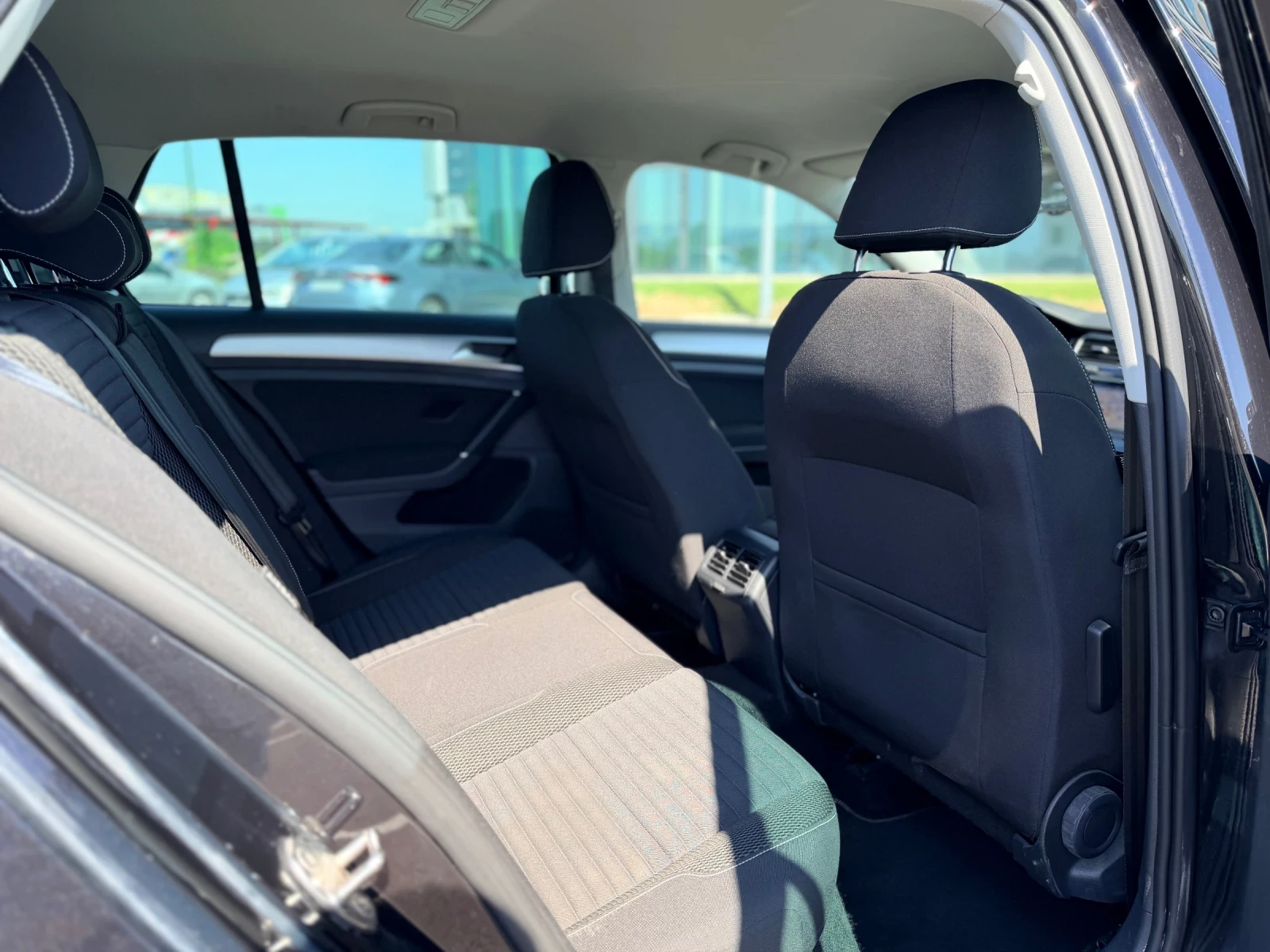 VW Golf 2.0TDI-4motion-лизинг през Уникредит , снимка 14 - Автомобили и джипове - 55046347