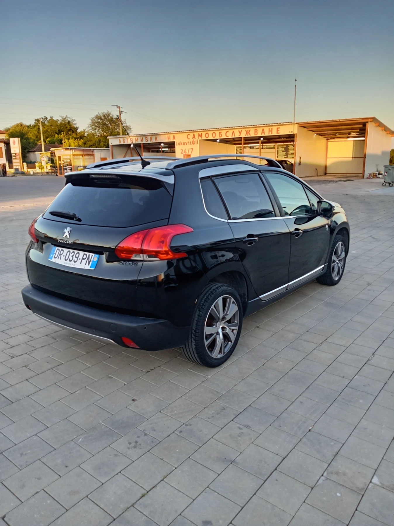 Peugeot 2008 1.6 дизел 120 коня , снимка 5 - Автомобили и джипове - 55700624