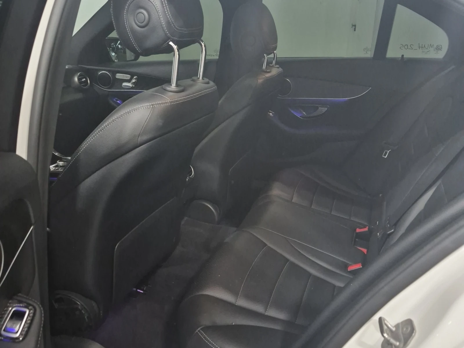 Mercedes-Benz C 300 * FACELIFT * ПАНОРАМА * ПОДГРЕВ * KEYLESS, снимка 13 - Автомобили и джипове - 55990043