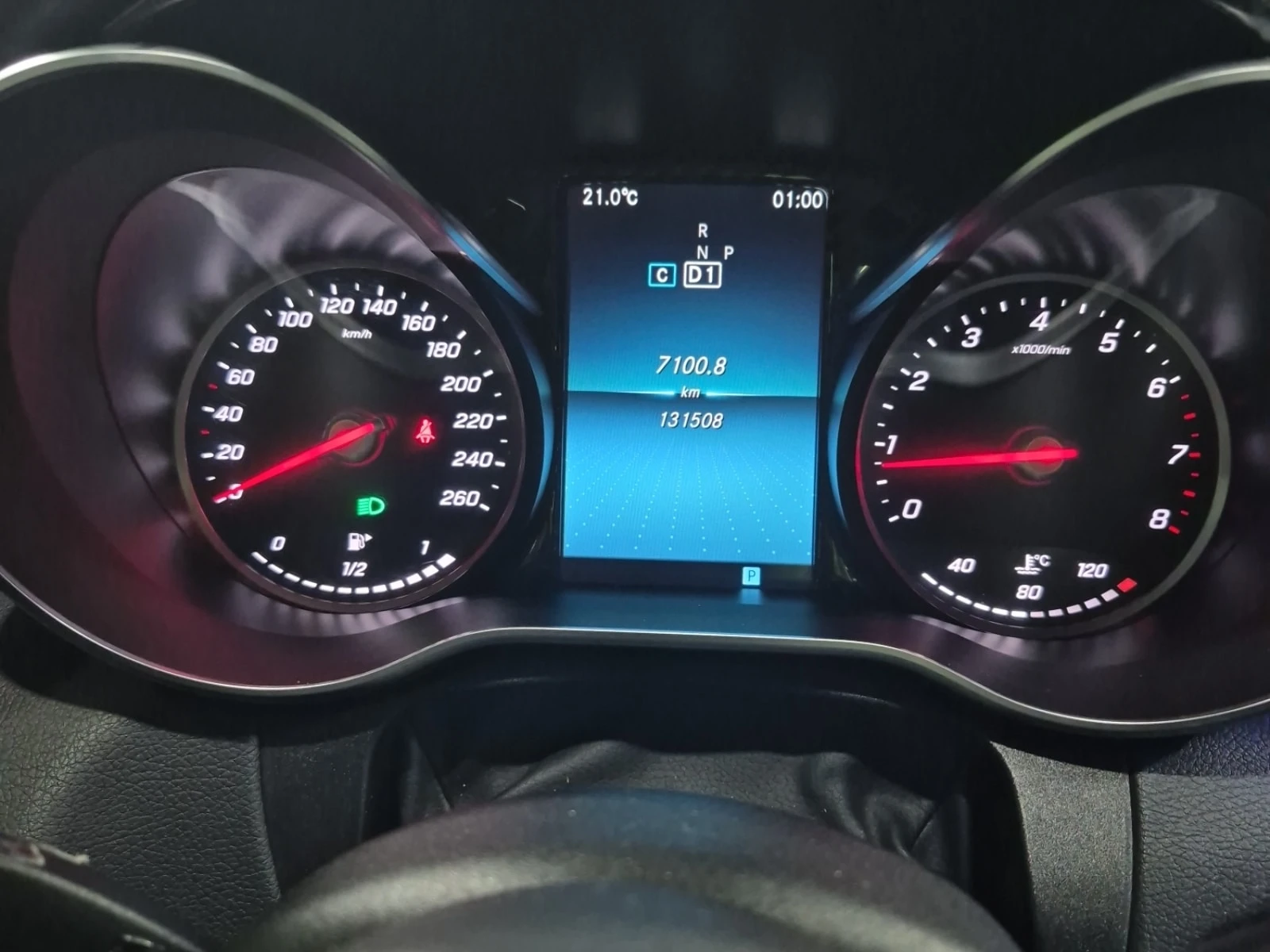 Mercedes-Benz C 300 * FACELIFT * ПАНОРАМА * ПОДГРЕВ * KEYLESS, снимка 10 - Автомобили и джипове - 55990043