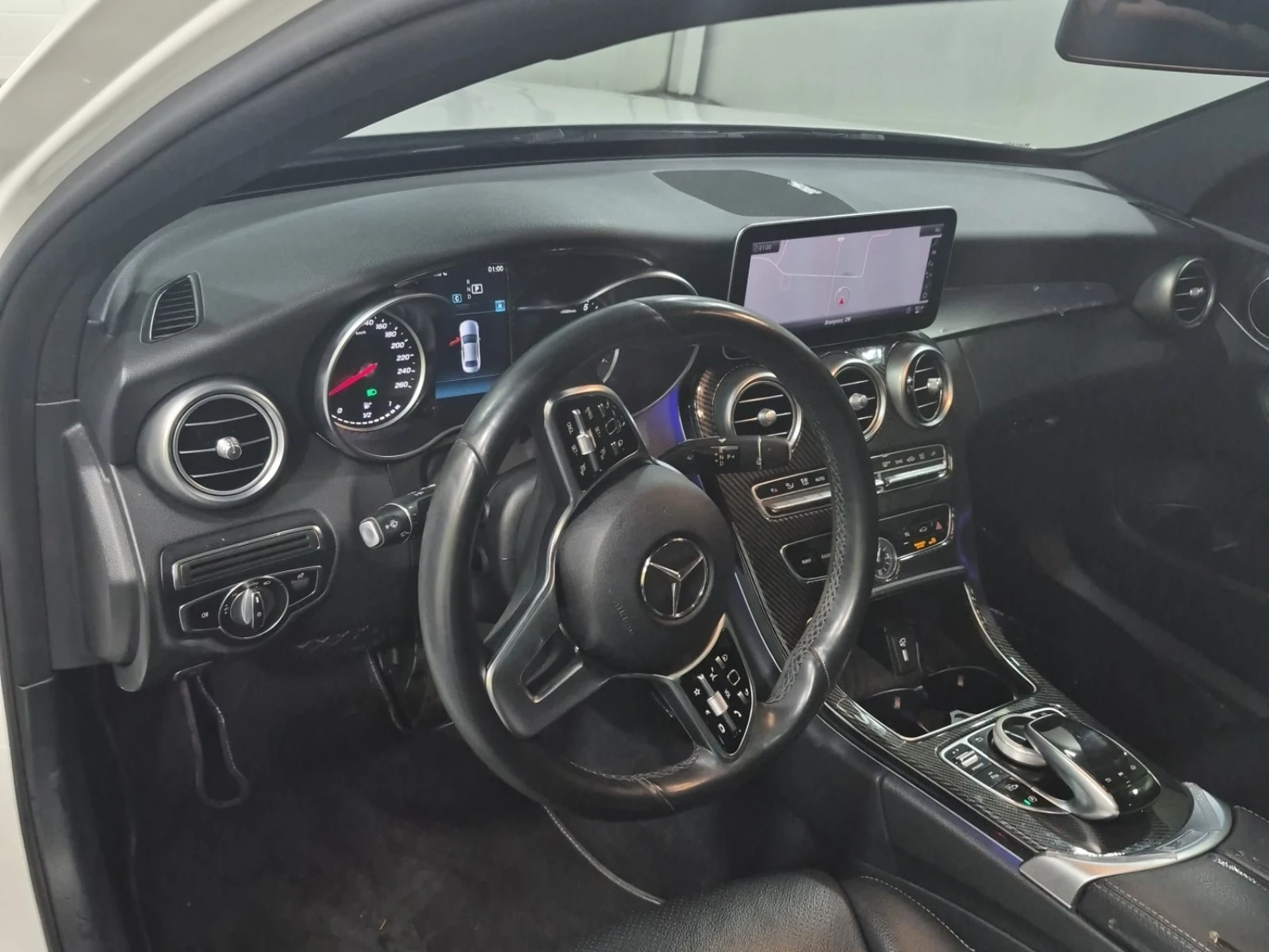 Mercedes-Benz C 300 * FACELIFT * ПАНОРАМА * ПОДГРЕВ * KEYLESS, снимка 11 - Автомобили и джипове - 55990043