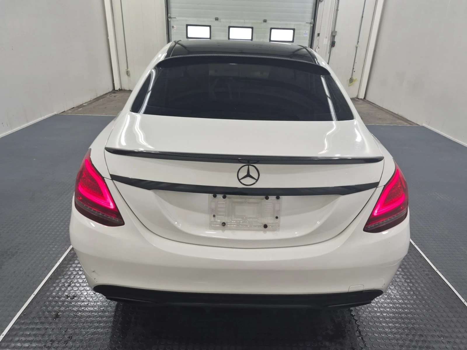 Mercedes-Benz C 300 * FACELIFT * ПАНОРАМА * ПОДГРЕВ * KEYLESS, снимка 4 - Автомобили и джипове - 55990043