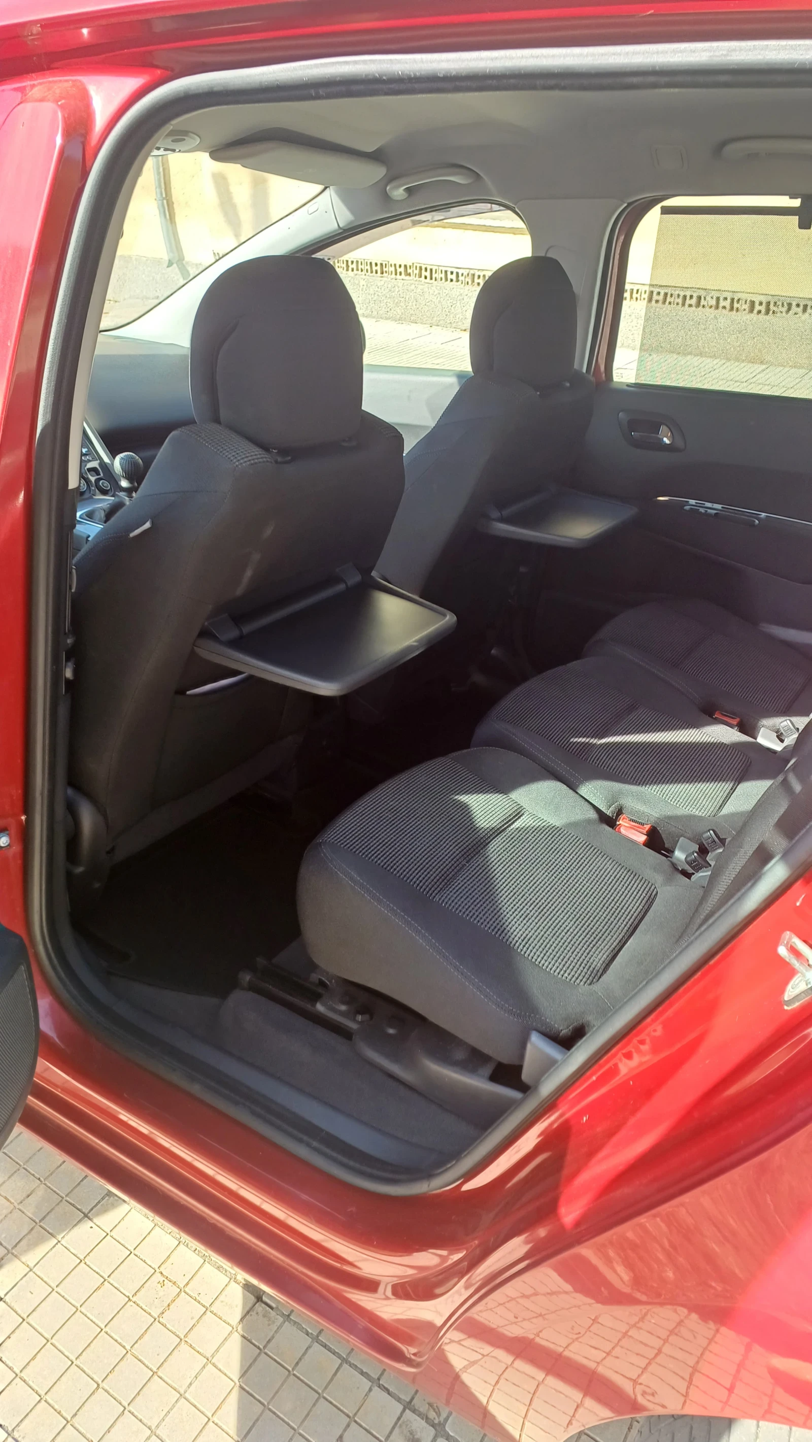 Peugeot 5008, снимка 12 - Автомобили и джипове - 56439372