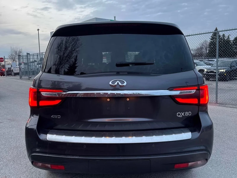 Infiniti QX80 * LUXE 8 Passenger * CARFAX * БЕЗ ПЪРВОНАЧАЛНА ВНО, снимка 4 - Автомобили и джипове - 52825020