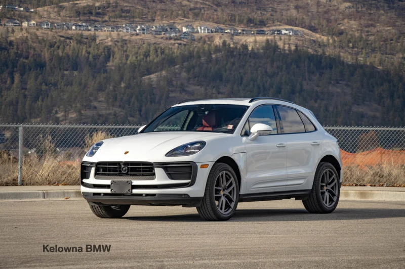 Porsche Macan Premium Plus* CLEAN TITLE* АвтоКредит* (ЦЕНА ДО БГ, снимка 4 - Автомобили и джипове - 53457455