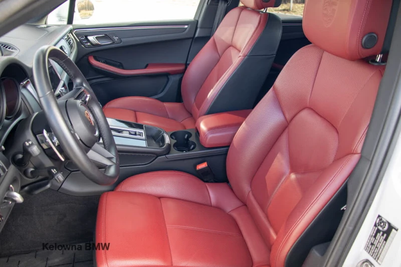 Porsche Macan Premium Plus* CLEAN TITLE* АвтоКредит* (ЦЕНА ДО БГ, снимка 9 - Автомобили и джипове - 53457455