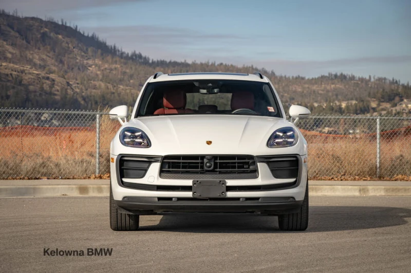 Porsche Macan Premium Plus* CLEAN TITLE* АвтоКредит* (ЦЕНА ДО БГ, снимка 3 - Автомобили и джипове - 53457455