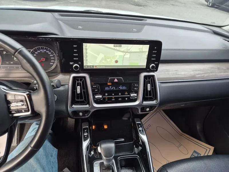 Kia Sorento 2.2 CRDI 4WD - САМО 30% АВАНС, снимка 10 - Автомобили и джипове - 56018160