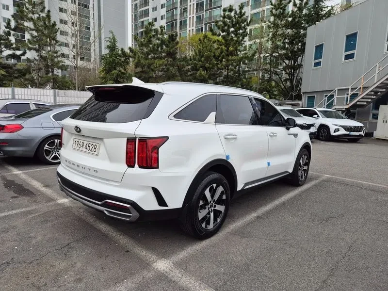 Kia Sorento 2.2 CRDI 4WD - САМО 30% АВАНС, снимка 3 - Автомобили и джипове - 56018160