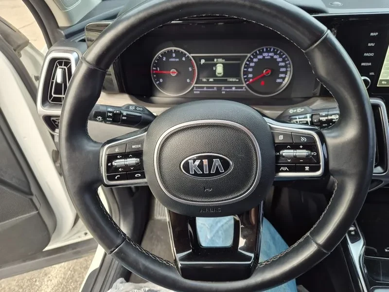 Kia Sorento 2.2 CRDI 4WD - САМО 30% АВАНС, снимка 11 - Автомобили и джипове - 56018160