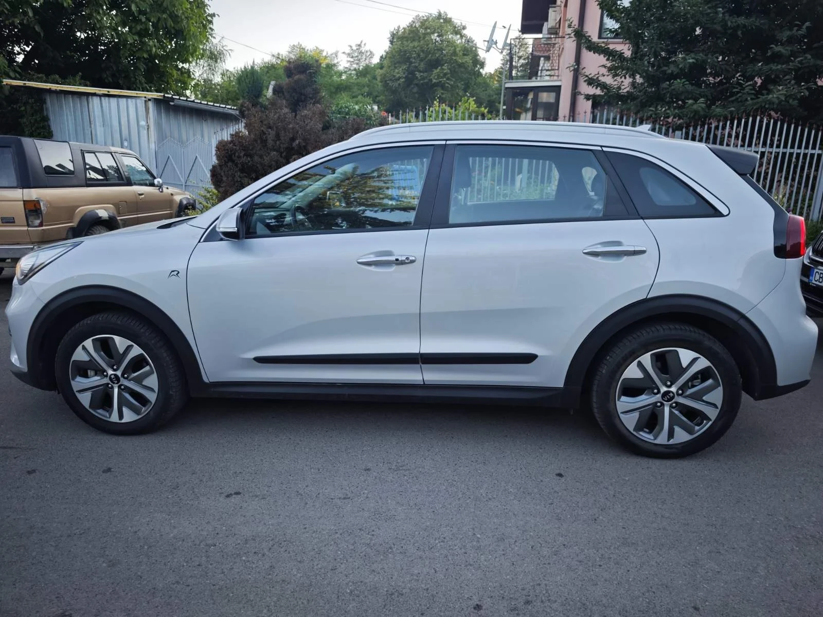 Kia Niro 204hp 64kWh e-active - изображение 6