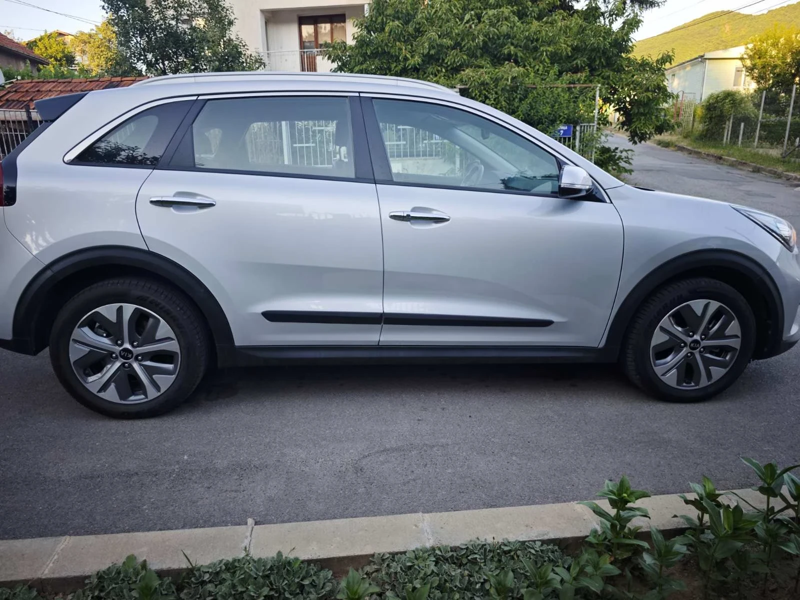 Kia Niro 204hp 64kWh e-active - изображение 4