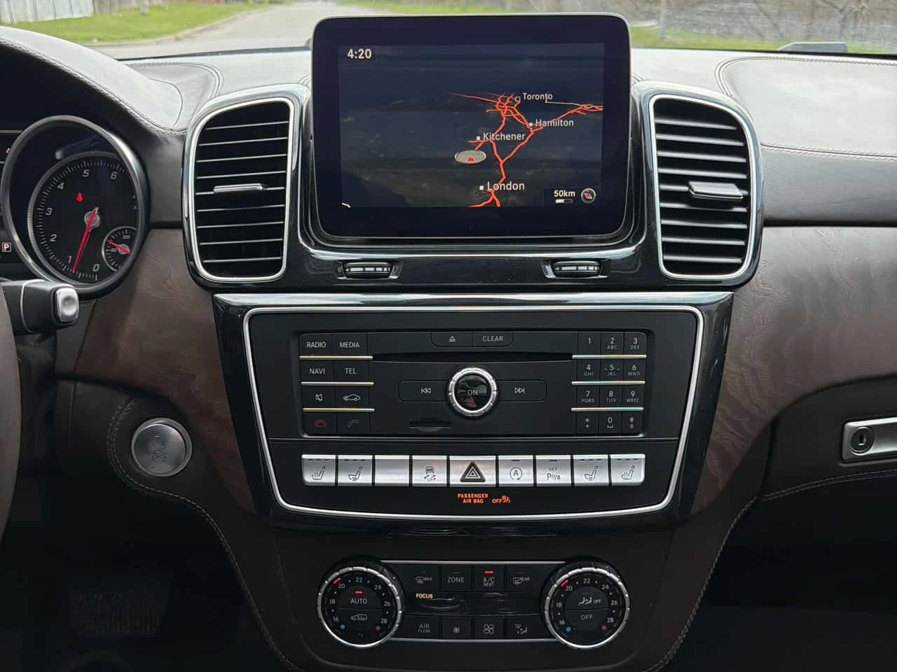 Mercedes-Benz GLS 550  CARFAX, снимка 10 - Автомобили и джипове - 54312215