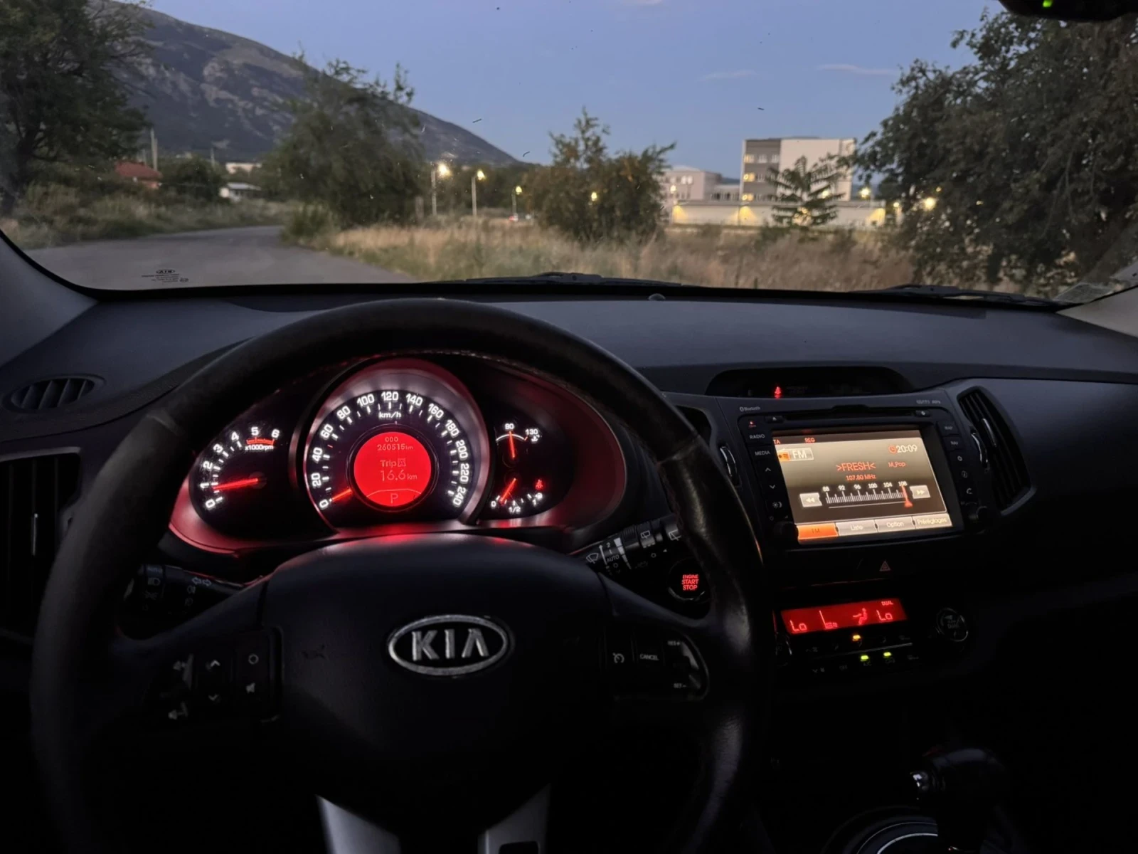 Kia Sportage 2.0CRDI 4Х4 AUTOMAT TOP!, снимка 9 - Автомобили и джипове - 55421849