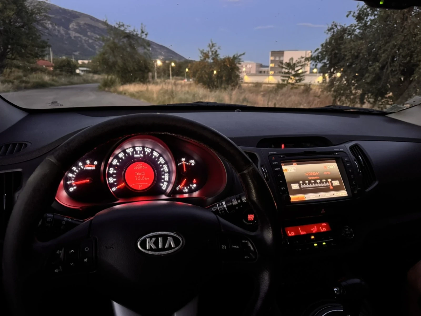 Kia Sportage 2.0CRDI 4Х4 AUTOMAT TOP!, снимка 10 - Автомобили и джипове - 55421849