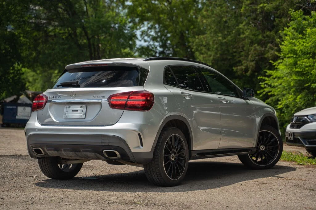 Mercedes-Benz GLA * ПАНО* KEYLESS* Camera* ПОДГРЕВ* , снимка 7 - Автомобили и джипове - 55586192