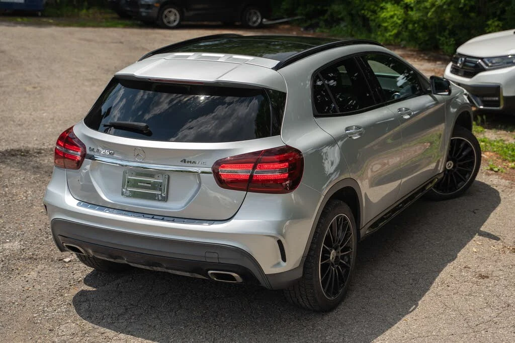 Mercedes-Benz GLA * ПАНО* KEYLESS* Camera* ПОДГРЕВ* , снимка 6 - Автомобили и джипове - 55586192