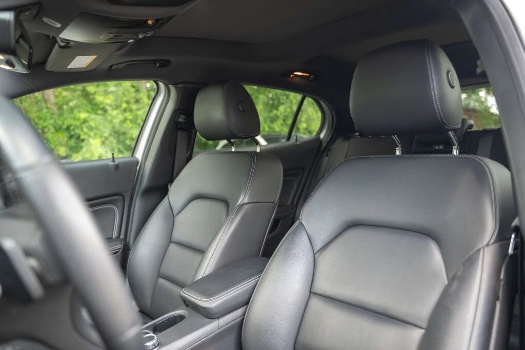 Mercedes-Benz GLA * ПАНО* KEYLESS* Camera* ПОДГРЕВ* , снимка 10 - Автомобили и джипове - 55586192