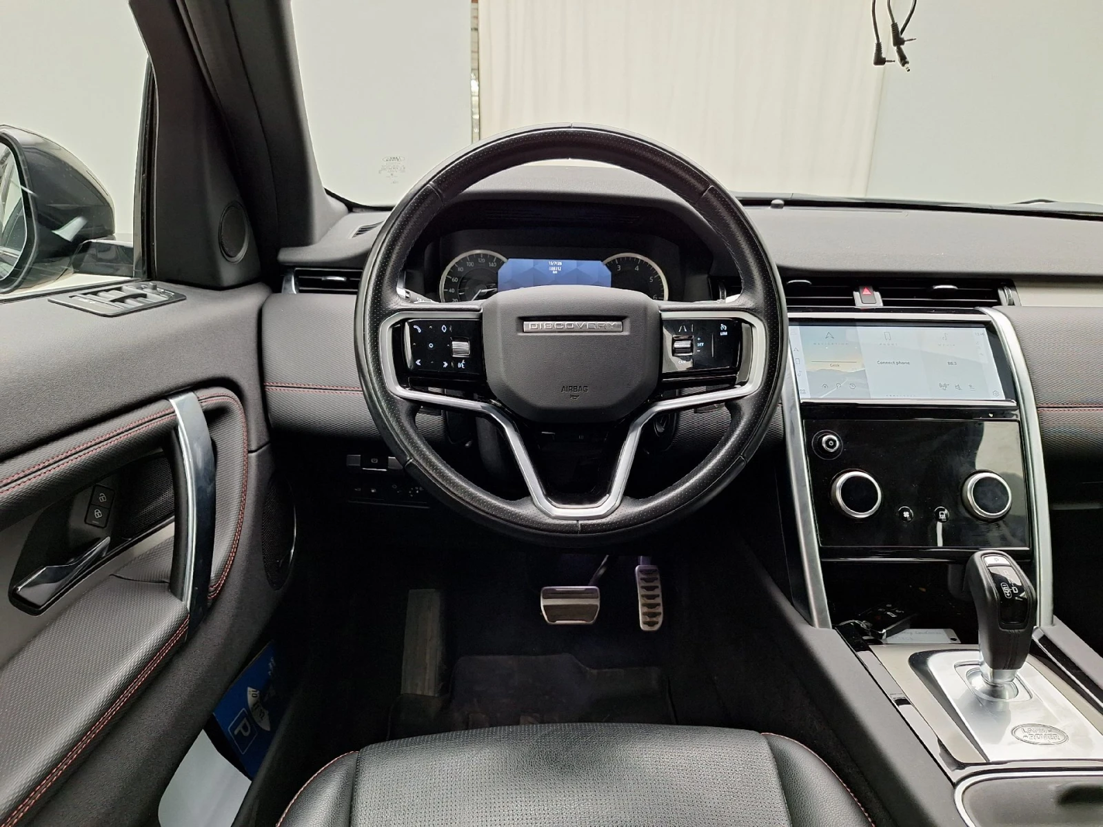 Land Rover Discovery Sport P300e PHEV AWD Auto Leather Navi, снимка 9 - Автомобили и джипове - 56207464