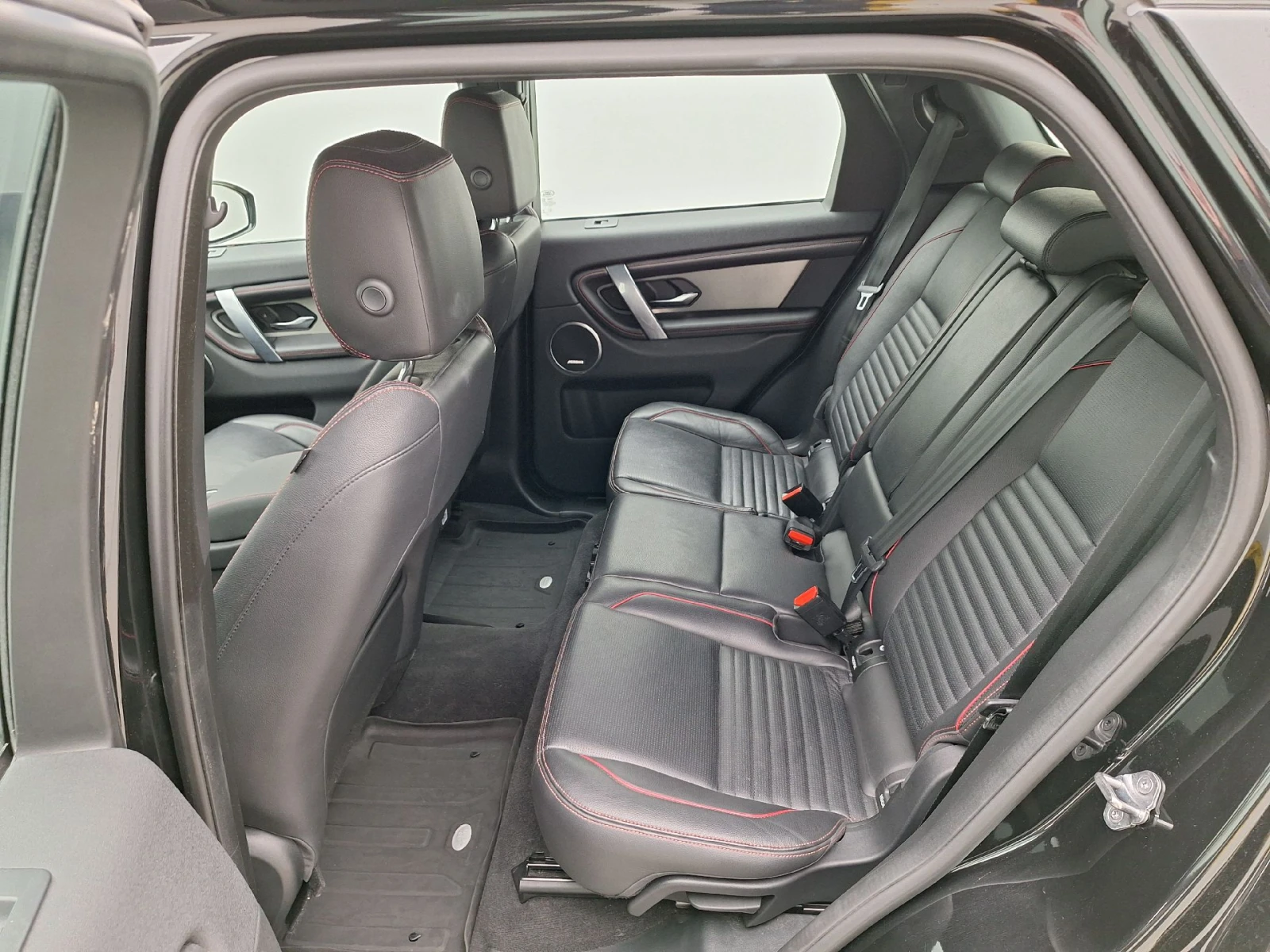 Land Rover Discovery Sport P300e PHEV AWD Auto Leather Navi, снимка 8 - Автомобили и джипове - 56207464